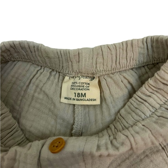 Baby girl ~ 18 months ~ sleeveless top and short set - Picture 3 of 4